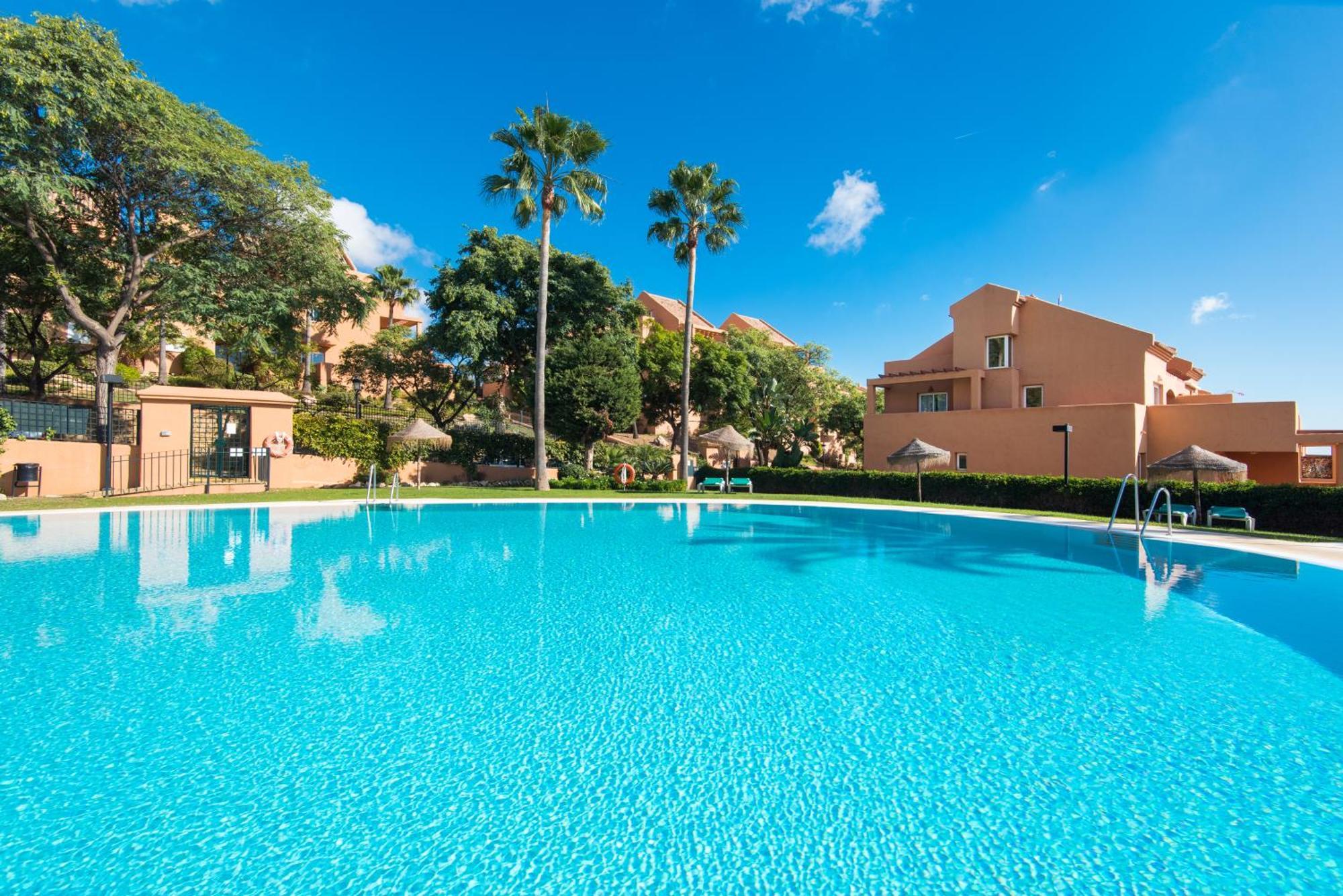 Rentandhomes Penthouse Elviria Golf Марбелья Екстер'єр фото