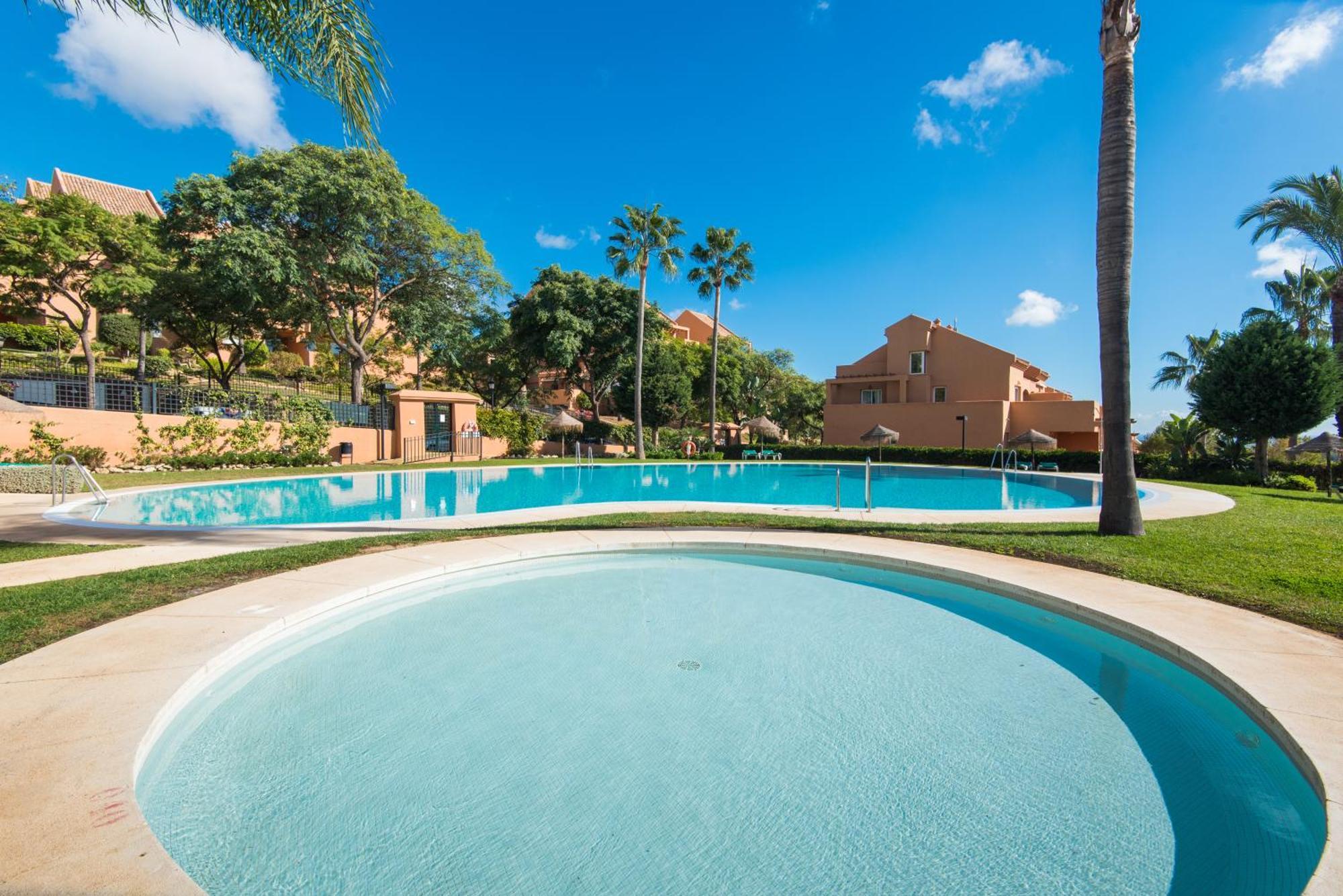 Rentandhomes Penthouse Elviria Golf Марбелья Екстер'єр фото
