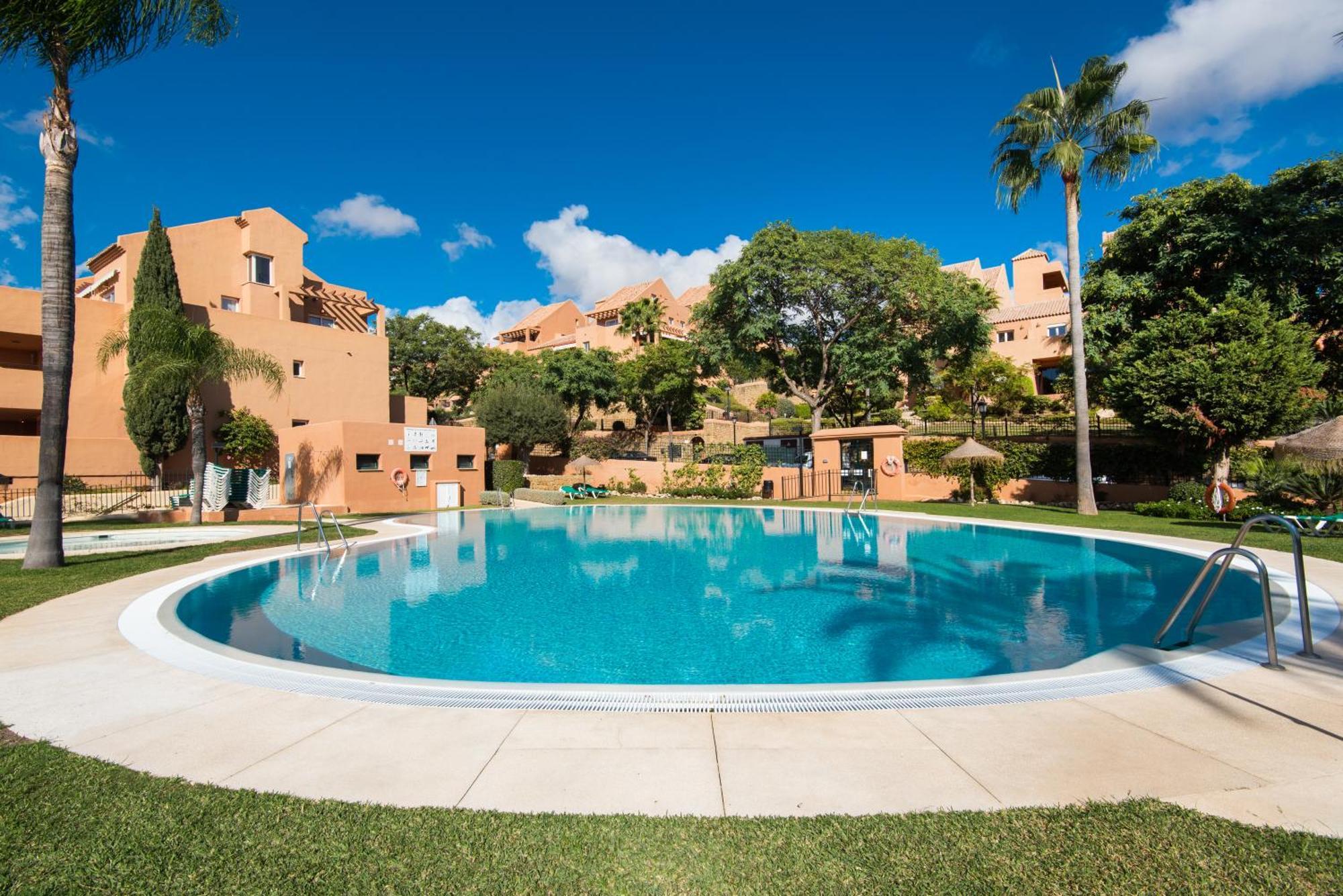 Rentandhomes Penthouse Elviria Golf Марбелья Екстер'єр фото