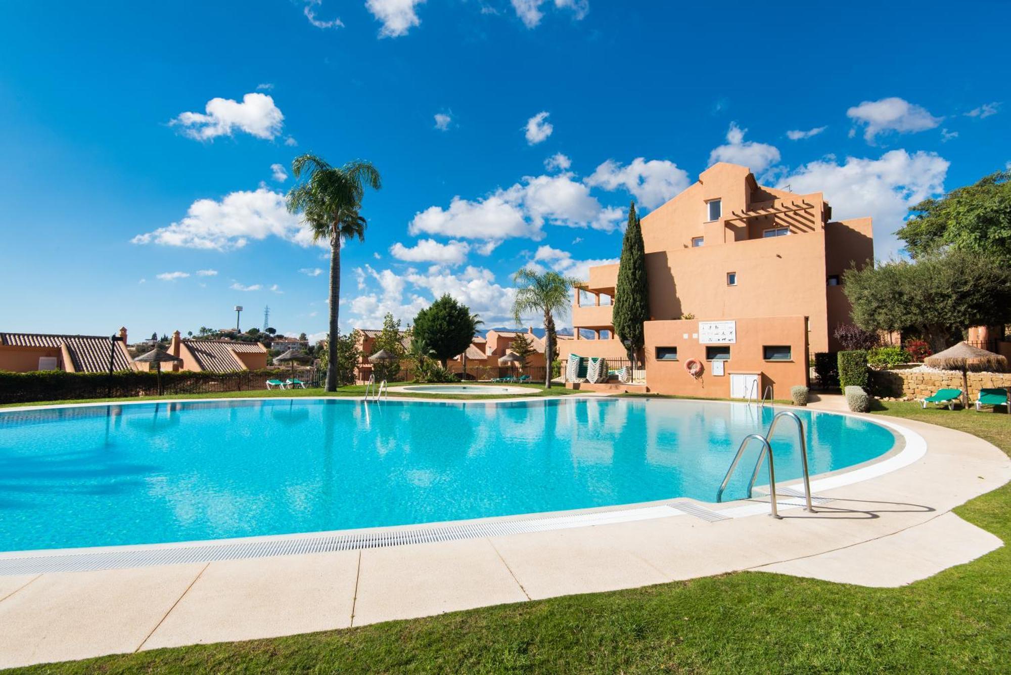 Rentandhomes Penthouse Elviria Golf Марбелья Екстер'єр фото